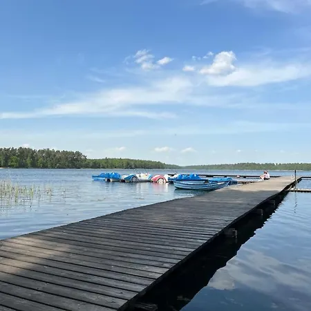 Comfort W Kujankach Nad Jeziorem Apartamento *
