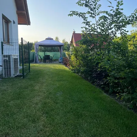 Comfort W Kujankach Nad Jeziorem Apartamento *